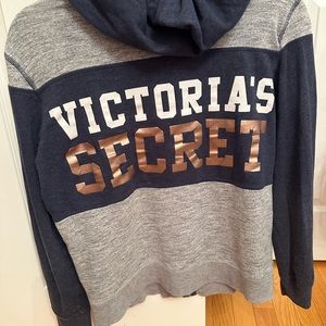 VICTORIAS SECRET SMALL HOODIE